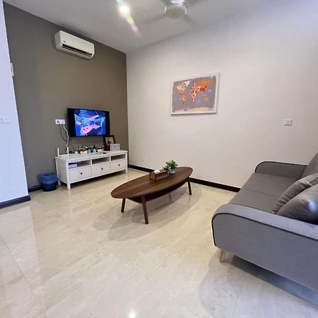 Silverscape Seaview Residences Melaka Exterior photo