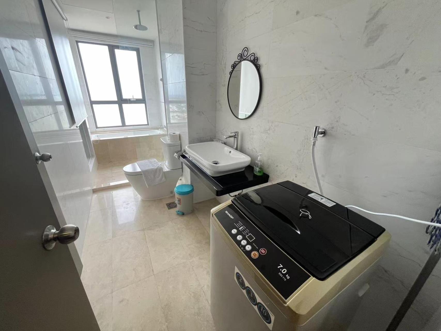 Silverscape Seaview Residences Melaka Exterior photo